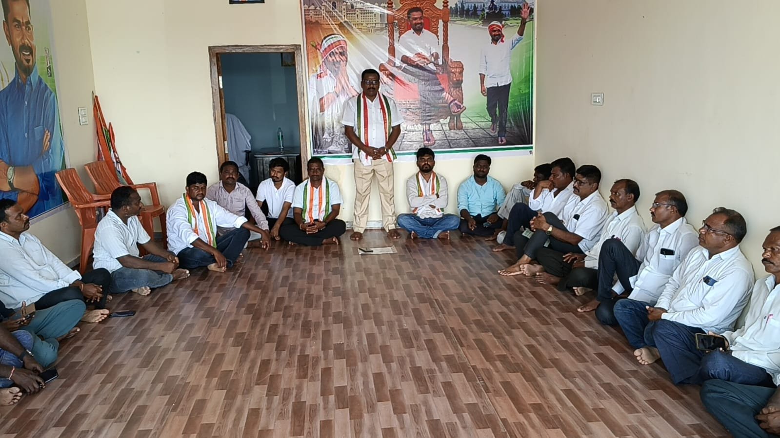 ప్రతి కార్యకర్త పార్టి అబివృద్దికి కృషి చేయాలి 
