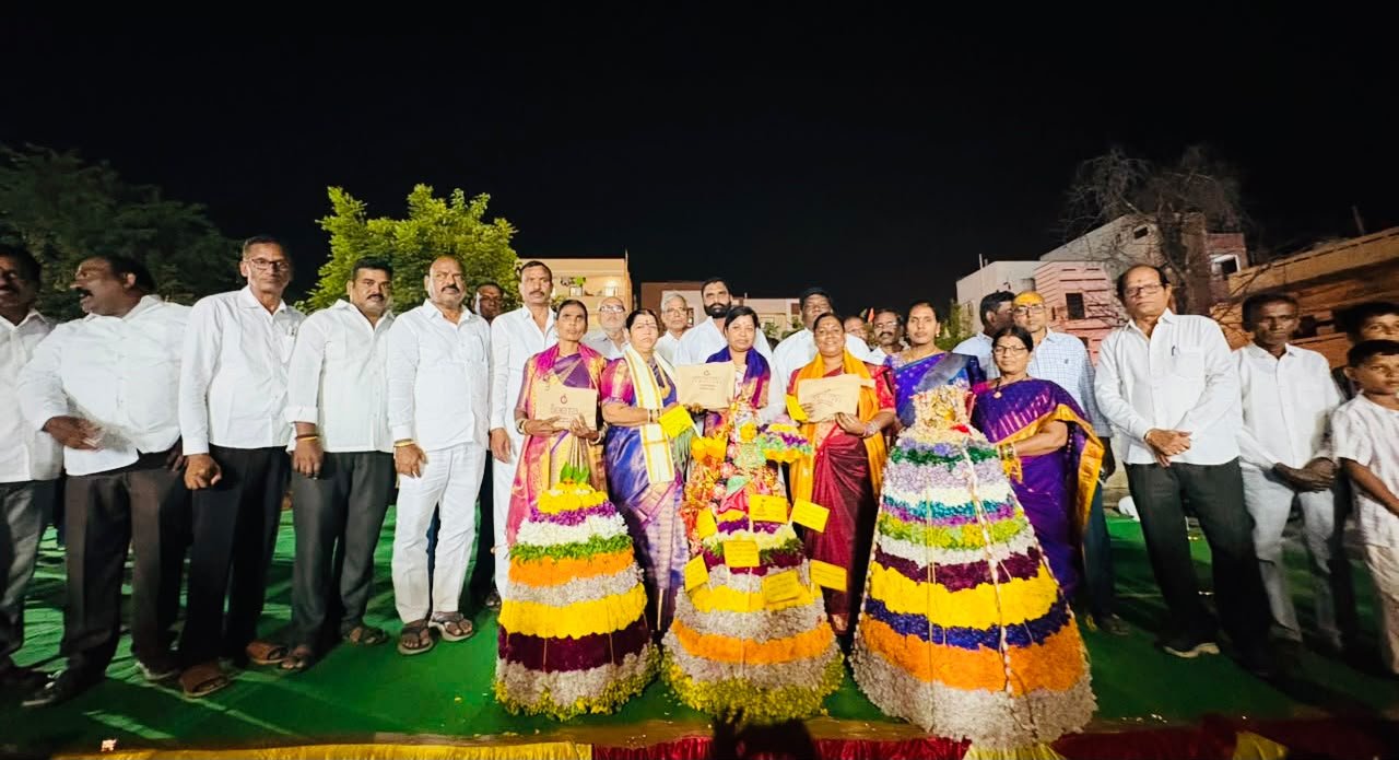 శ్రీనివాస్ నగర్‌లో ఘనంగా బతుకమ్మ సంబరాలు