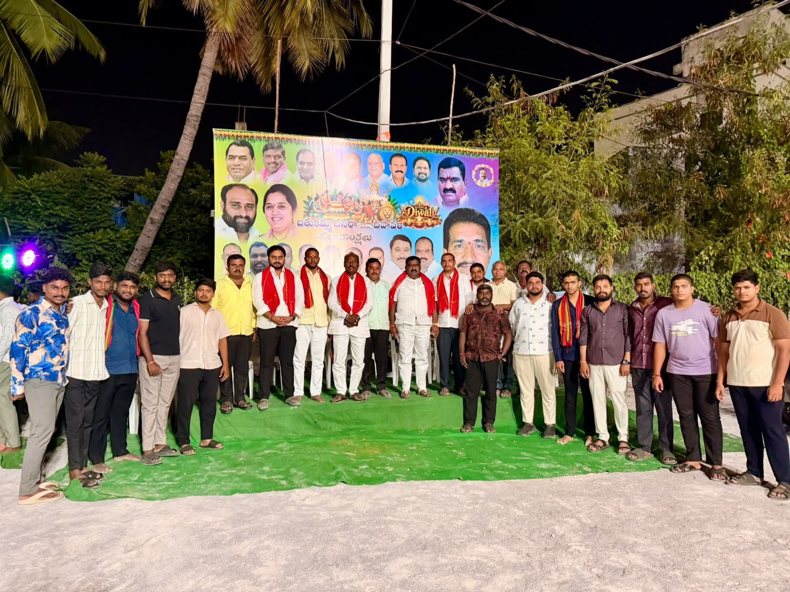 రాయసముద్రం చెరువు వద్ద అంగరంగ వైభవంగా బతుకమ్మ సంబరాలు