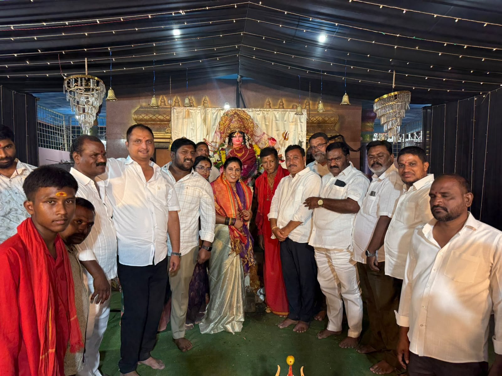బతుకమ్మ సంబరాల్లో పాల్గొని దుర్గామాతకు ప్రత్యేక పూజలు చేసిన కాట సుధా శ్రీనివాస్ గౌడ్