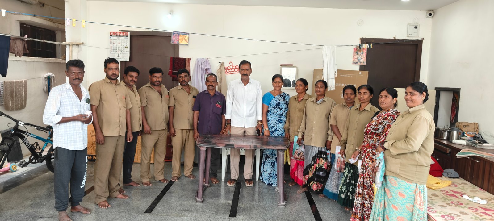 పండుగ వేళ మున్సిపల్ కార్మికులకు అండగా జనార్దన్ రెడ్డి