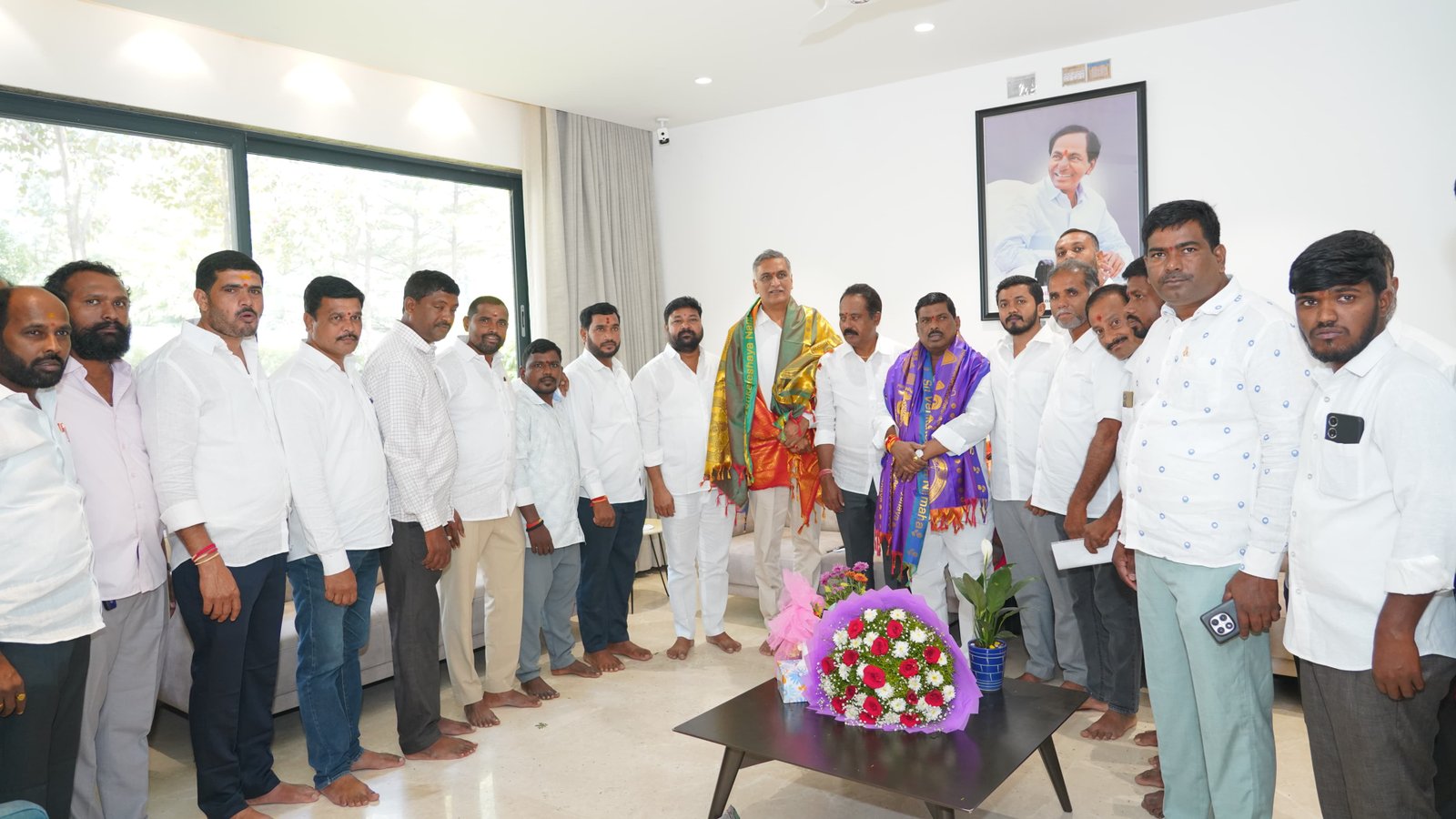 మాజీ మంత్రివర్యులు శ్రీ తన్నీరు హరీష్ రావు గారికి దసరా శుభాకాంక్షలు తెలిపిన ఎమ్మెల్యే జిఎంఆర్