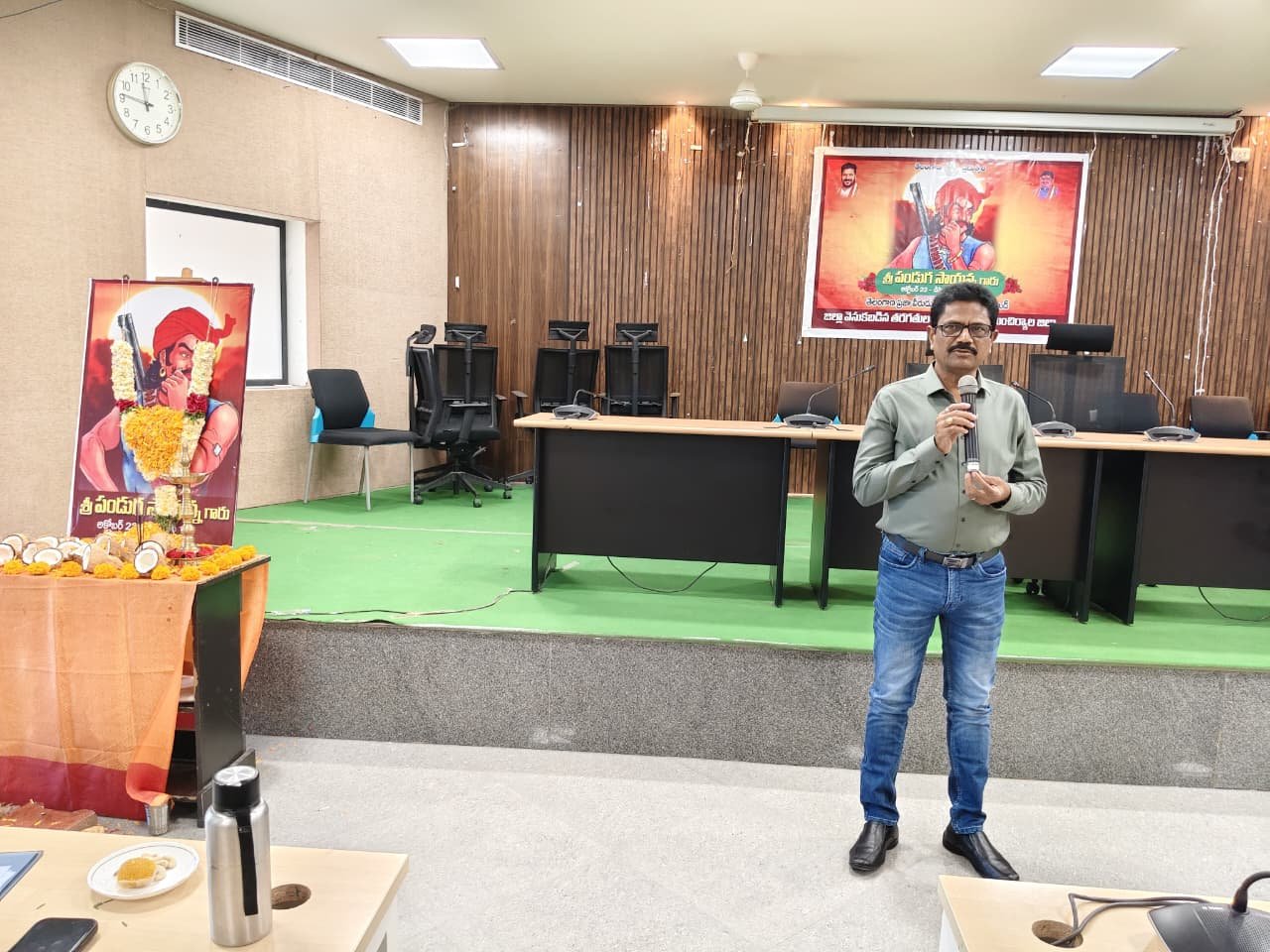 నిరంకుశ పాలనకు వ్యతిరేకంగా పోరాడిన యోధుడు పండుగ సాయన్న 

జిల్లా అదనపు కలెక్టర్ (స్థానిక సంస్థలు) పి.చంద్రయ్య