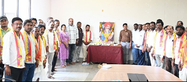 కలెక్టరేట్ లో ఘనంగా పండుగ సాయన్న జయంతి వేడుకలు.