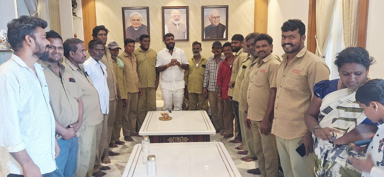 పారిశుద్ధ్య కార్మికుల సేవలు వెలకట్టలేనివి: ఈర్ల రాజు ముదిరాజ్