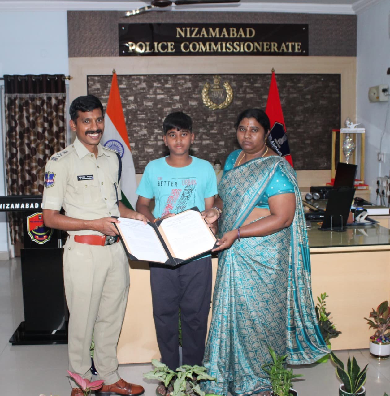 అమరుడైన పోలీస్ కానిస్టేబుల్ ఎంపల్లి ప్రమోద్ కుమార్ కుటుంబానికి ప్రభుత్వ ఉద్యోగ నియామక ఉత్తర్వుల అందజేత