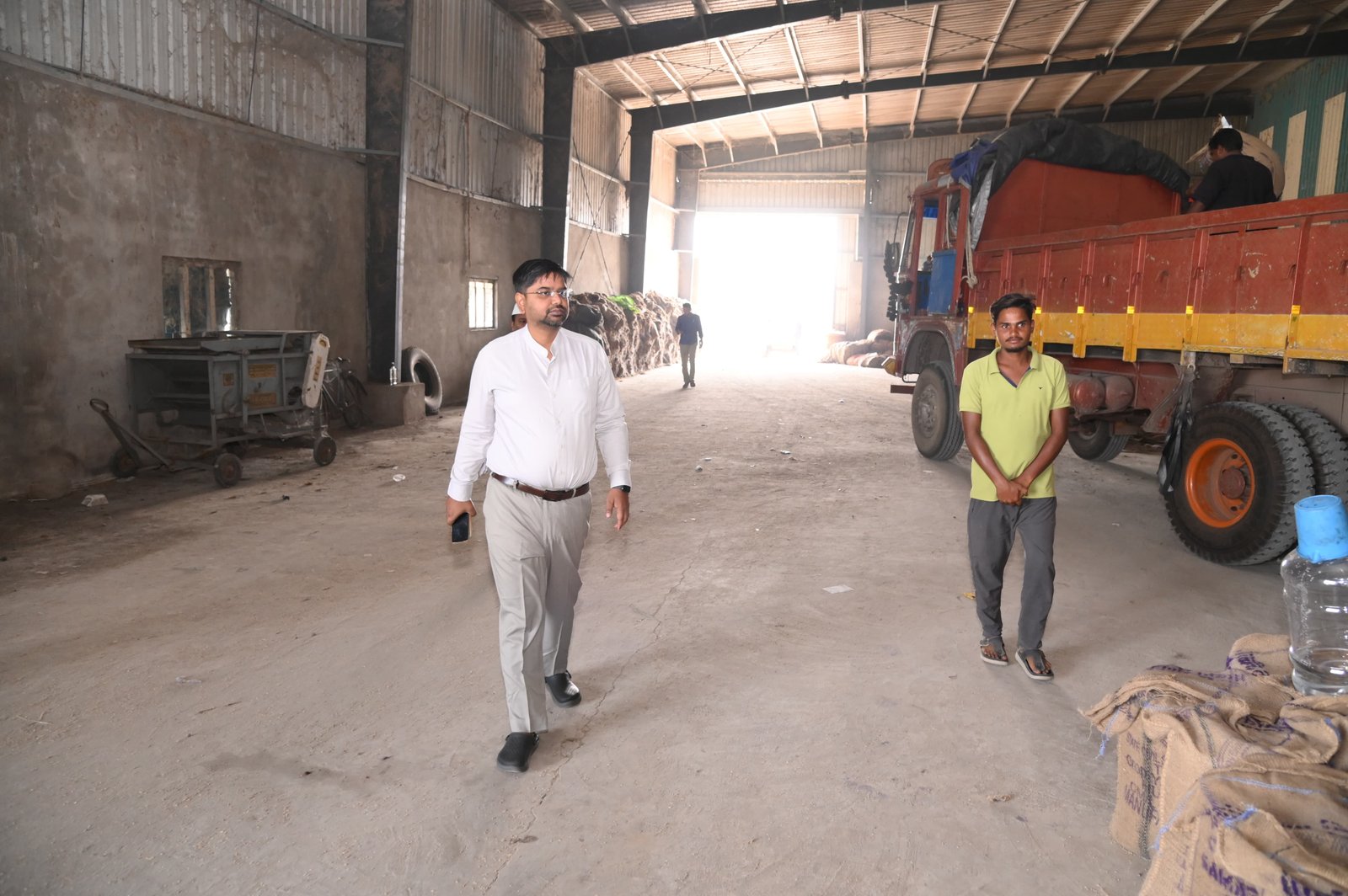 అభివృద్ధి పనులు సకాలంలో పూర్తి చేయాలి 

జిల్లా కలెక్టర్ కుమార్ దీపక్ 
