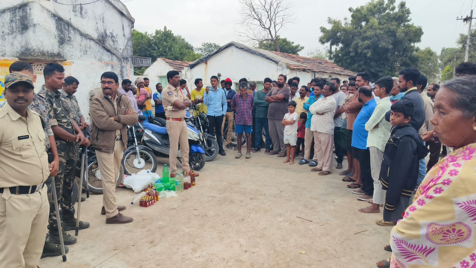 గుడుంబా నిర్మూలనే మా ధ్యేయం 

సిఐ బన్సీ లాల్ 